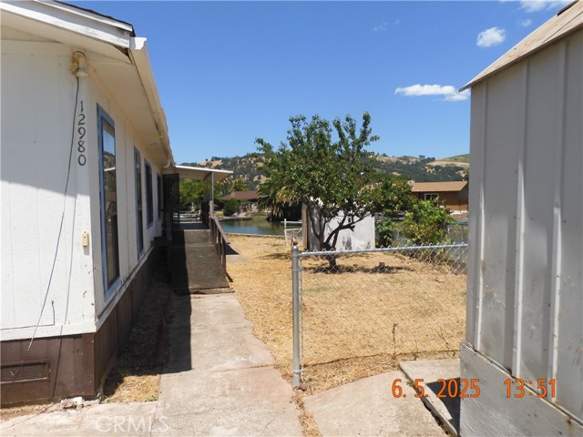 12980 Island Drive, Clearlake Oaks CA: https://media.crmls.org/medias/2e68371e-d77c-452f-9189-80ae44626338.jpg