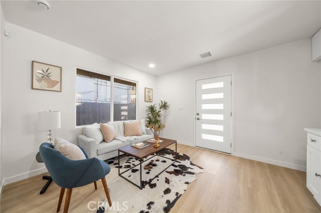 Detail Gallery Image 6 of 22 For 408 Orange, Long Beach,  CA 90802 - 2 Beds | 1 Baths