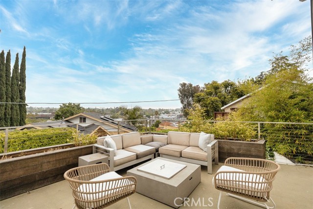 11354 Sunshine Terrace, Studio City CA: https://media.crmls.org/medias/2e6986fc-08b4-4d09-98ea-2ed365e303eb.jpg