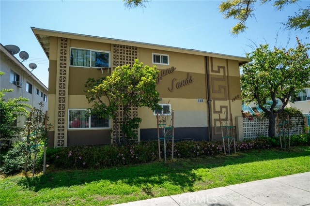 1764 1768 W Juno Avenue, Anaheim CA: https://media.crmls.org/medias/2e69e381-31da-4421-8ddc-6333c1c60cfb.jpg