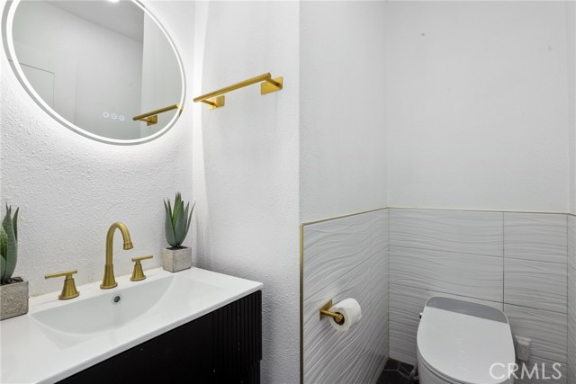 Detail Gallery Image 16 of 34 For 12635 Dorina Pl, Granada Hills,  CA 91344 - 5 Beds | 3/1 Baths