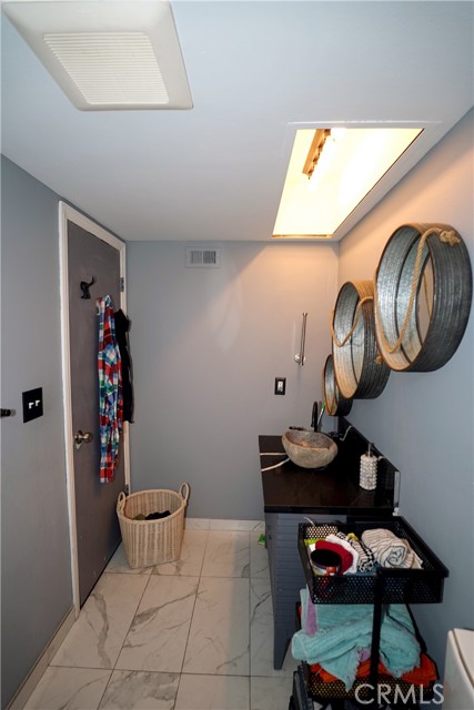 Detail Gallery Image 31 of 46 For 18954 Sherman Way #3,  Reseda,  CA 91335 - 2 Beds | 3 Baths