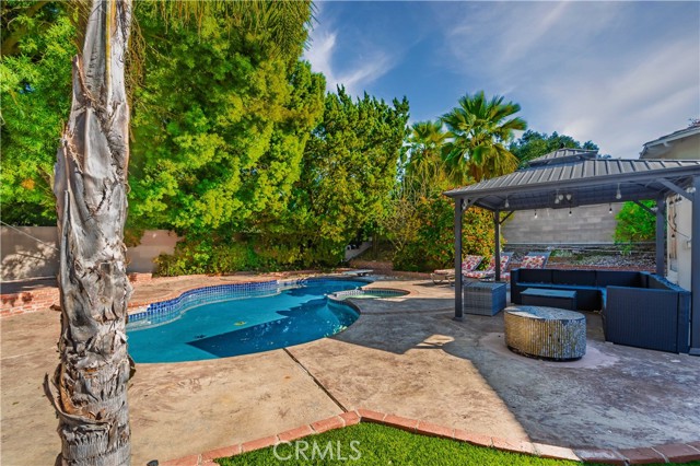 Detail Gallery Image 19 of 26 For 21711 Mulholland, Woodland Hills,  CA 91364 - 4 Beds | 2 Baths