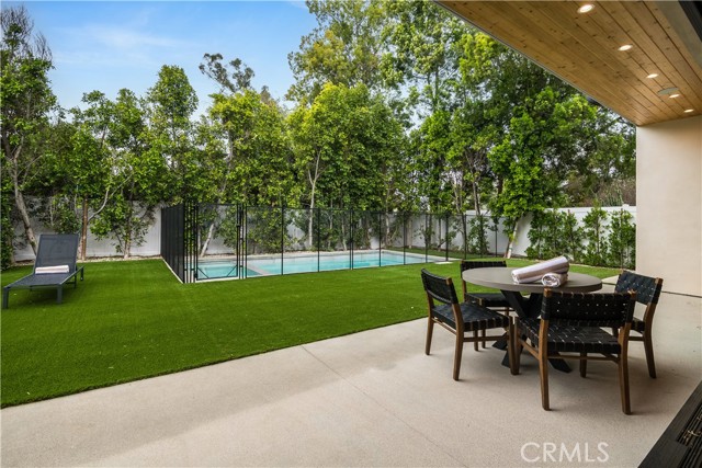 Detail Gallery Image 23 of 54 For 5929 Melvin Ave, Tarzana,  CA 91356 - 5 Beds | 6 Baths
