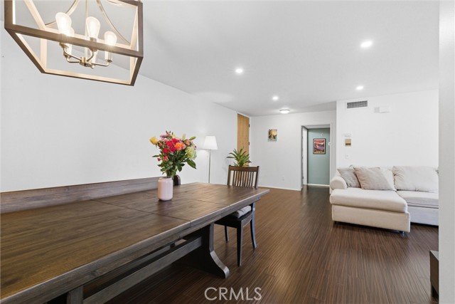 Detail Gallery Image 8 of 31 For 4275 via Arbolada #210,  Los Angeles,  CA 90042 - 2 Beds | 2 Baths