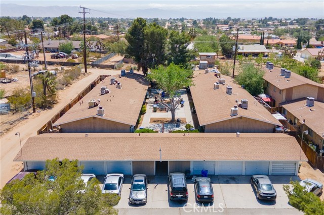 19287 US Highway 18, Apple Valley CA: https://media.crmls.org/medias/2e6e2ae3-62d3-4d87-b056-ca4e28c02534.jpg