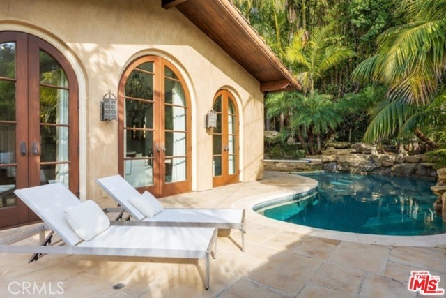 Detail Gallery Image 28 of 29 For 746 Norway Ln, Los Angeles,  CA 90049 - 5 Beds | 6 Baths