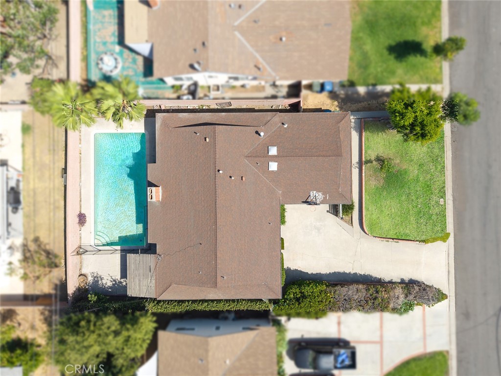 https://media.crmls.org/medias/2e6e950c-442e-4635-8b8a-188fae4c3dc8.jpg?preset=X-Large