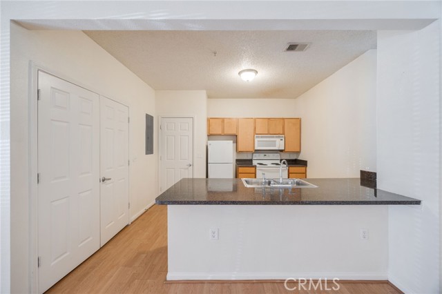 Detail Gallery Image 12 of 37 For 2200 Classen Bld #1111,  –,  OK 73071 - 2 Beds | 2 Baths