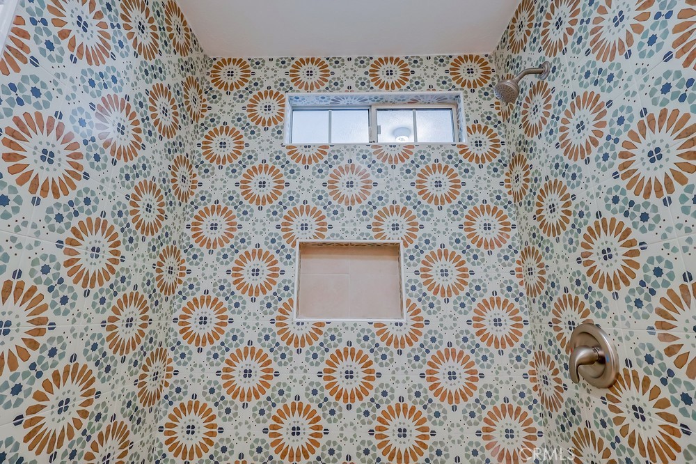https://media.crmls.org/medias/2e6f07d5-cd84-4213-bdb6-0204d03f7892.jpg?preset=X-Large
