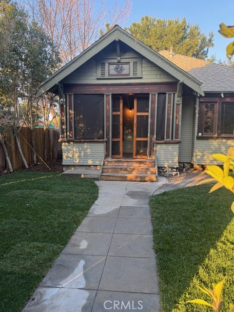 1355 N Gordon Street, Pomona CA: https://media.crmls.org/medias/2e704954-d61e-46ee-a3b9-dad46b9883b2.jpg