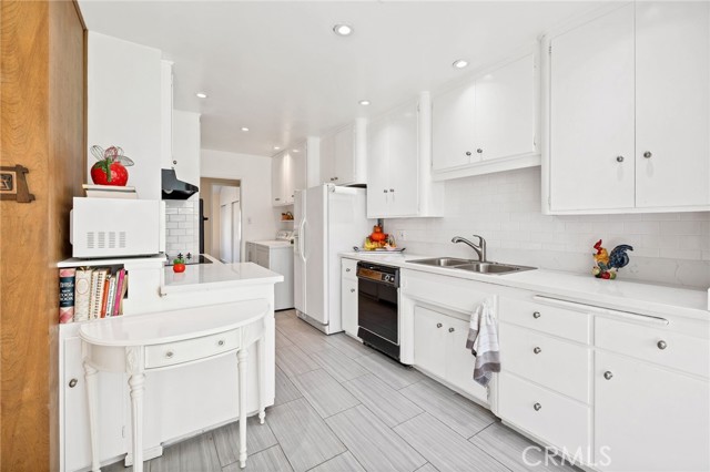 Detail Gallery Image 19 of 41 For 2924 Pecos, Riverside,  CA 92506 - 3 Beds | 2 Baths