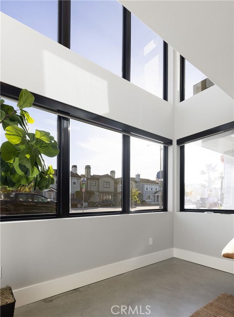 Detail Gallery Image 8 of 35 For 502 W Balboa Blvd, Newport Beach,  CA 92661 - 3 Beds | 3/1 Baths