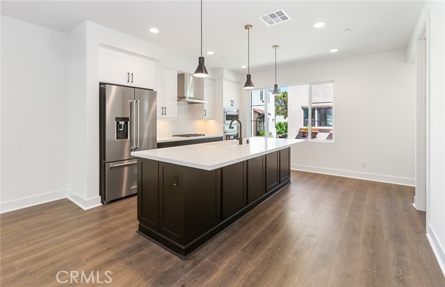 150 Bridle Drive, Burbank CA: https://media.crmls.org/medias/2e71706a-8b8d-4b6d-b4d5-5d6e9b0e4ddf.jpg