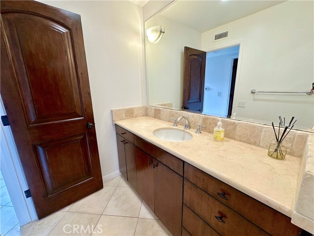 Detail Gallery Image 12 of 25 For 2316 Vista Hogar, Newport Beach,  CA 92660 - 3 Beds | 2 Baths