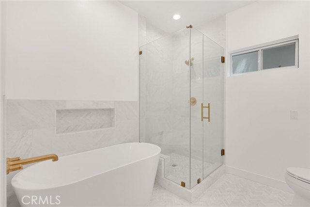 Detail Gallery Image 9 of 16 For 1871 Greenfield Ave #102,  Los Angeles,  CA 90025 - 2 Beds | 2 Baths