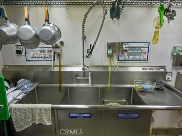 1019 N Magnolia Avenue, Anaheim CA: https://media.crmls.org/medias/2e721e99-594a-468c-940d-fbad2c022c1f.jpg