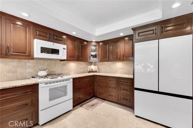 17262 Chase Street, Northridge CA: https://media.crmls.org/medias/2e724fb4-7de5-4471-a577-b0f4a3c51002.jpg