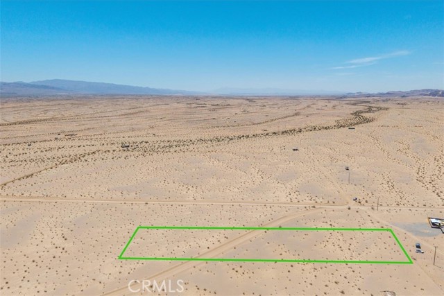 82935 Maya Rada Road, 29 Palms CA: https://media.crmls.org/medias/2e726bc8-ad20-419e-81d2-7899d3ff8538.jpg