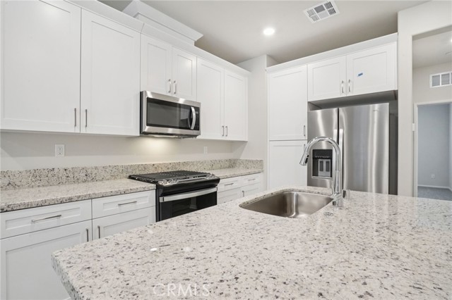 Detail Gallery Image 8 of 32 For 1551 Stratus Dr, Pomona,  CA 91768 - 3 Beds | 3 Baths