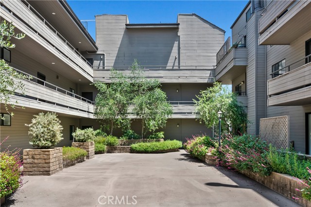 Detail Gallery Image 45 of 51 For 13331 Moorpark St #315,  Sherman Oaks,  CA 91423 - 2 Beds | 2 Baths