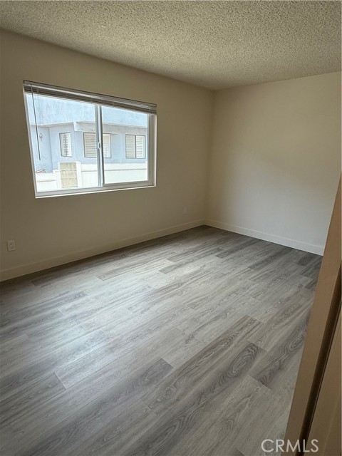 Detail Gallery Image 5 of 8 For 2210 Clark Ln #2,  Redondo Beach,  CA 90278 - 2 Beds | 2 Baths