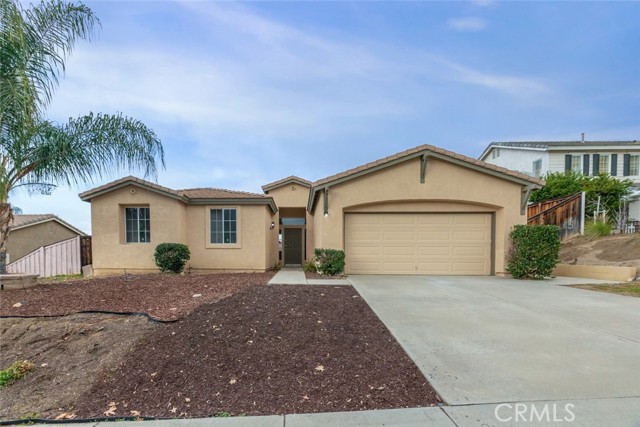 Detail Gallery Image 1 of 1 For 21019 High Crest Dr, Lake Elsinore,  CA 92532 - 4 Beds | 2 Baths