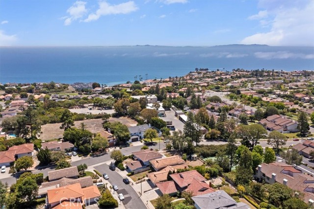 5832 Scotwood Drive, Rancho Palos Verdes CA: https://media.crmls.org/medias/2e753429-c220-4bcb-85a8-9ae880d5f57b.jpg