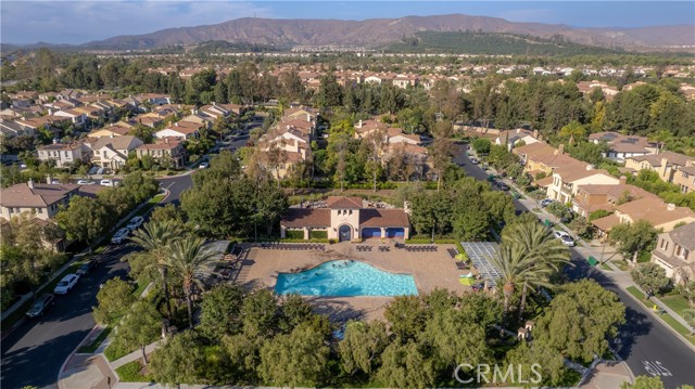 22 Modesto, Irvine CA: https://media.crmls.org/medias/2e758269-b574-430c-bc27-e48f6f1ef408.jpg