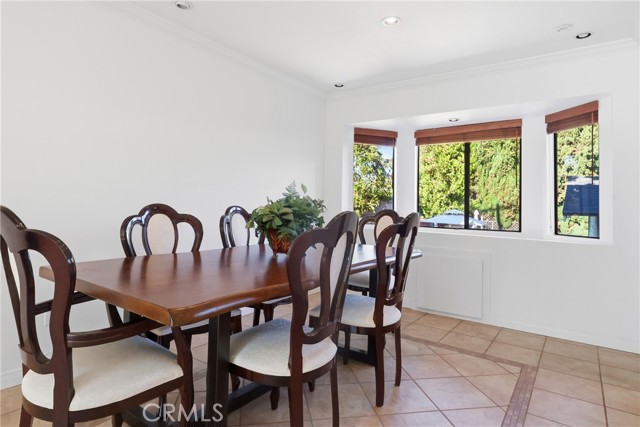 Detail Gallery Image 8 of 26 For 105 N El Molino St #E,  Alhambra,  CA 91801 - 2 Beds | 2/1 Baths