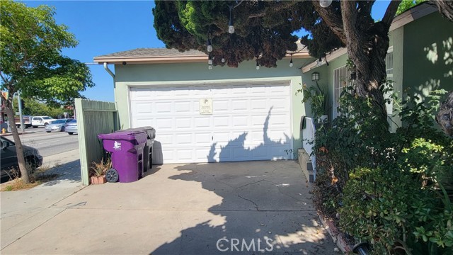 2415 E 7th Street, Long Beach CA: https://media.crmls.org/medias/2e76ccbc-2890-4da2-ac46-a1bbaafaf61e.jpg