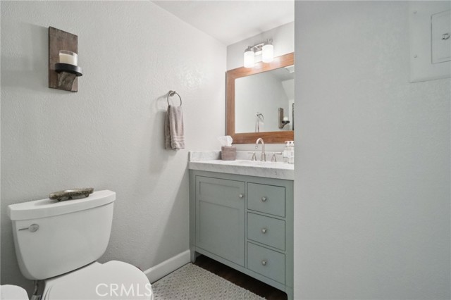 21201 Jasmines Way, Lake Forest CA: https://media.crmls.org/medias/2e779946-f9ea-49ac-a29b-0ef083de2a6c.jpg