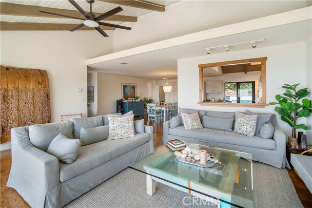 Detail Gallery Image 16 of 54 For 19 N Vista De La Luna, Laguna Beach,  CA 92651 - 3 Beds | 2 Baths