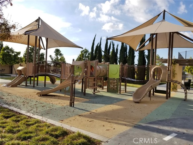 Detail Gallery Image 4 of 21 For 74 Rose Arch, Irvine,  CA 92620 - 2 Beds | 2 Baths