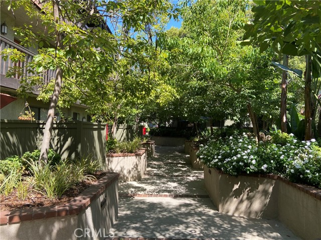 Detail Gallery Image 4 of 43 For 330 Cordova St #345,  Pasadena,  CA 91101 - 2 Beds | 2/1 Baths