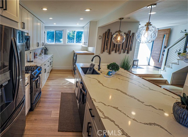 Detail Gallery Image 14 of 18 For 4310 Spindrift, Newport Beach,  CA 92663 - 3 Beds | 2/1 Baths