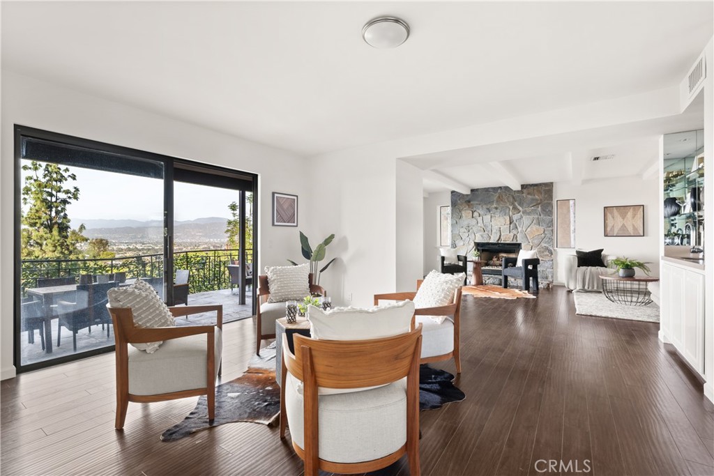 3622 Roberts View PlaceStudio City img 2