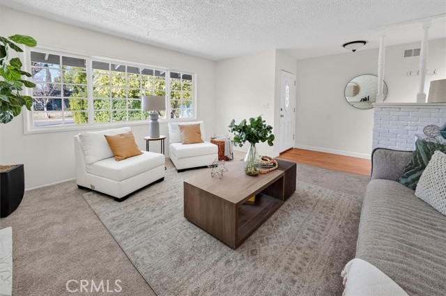 Detail Gallery Image 6 of 41 For 8846 Laramie Ave, Winnetka,  CA 91306 - 4 Beds | 3 Baths