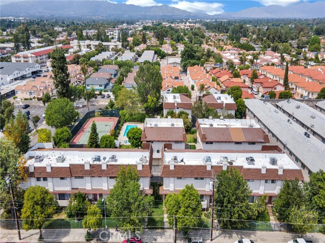 Detail Gallery Image 28 of 31 For 18425 Saticoy St #1,  Reseda,  CA 91335 - 3 Beds | 2/1 Baths