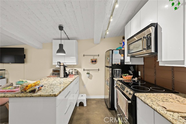Detail Gallery Image 35 of 42 For 125 N Raymond Ave #413,  Pasadena,  CA 91103 - 3 Beds | 2/1 Baths