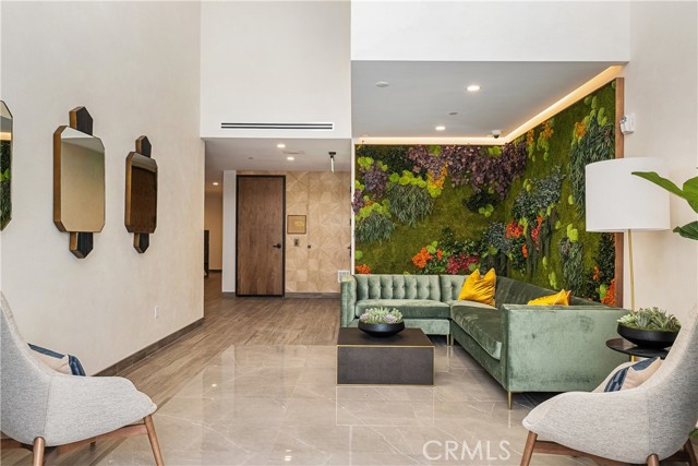 Detail Gallery Image 25 of 38 For 1333 S Orange Grove Ave #401,  Los Angeles,  CA 90019 - 3 Beds | 2/1 Baths