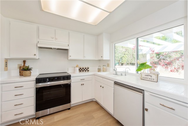 Detail Gallery Image 21 of 32 For 2536 Greenhill Dr, Fullerton,  CA 92833 - 4 Beds | 2 Baths
