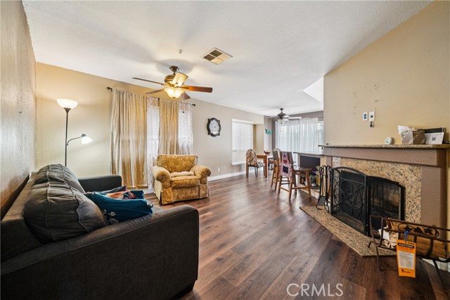 11415 Aberdeen, Fontana CA: https://media.crmls.org/medias/2e7de17a-e3ff-4947-a2b6-f49c1cf16d25.jpg