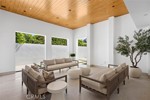Detail Gallery Image 17 of 35 For 281 Santo Tomas Ave, Costa Mesa,  CA 92627 - 4 Beds | 4/1 Baths