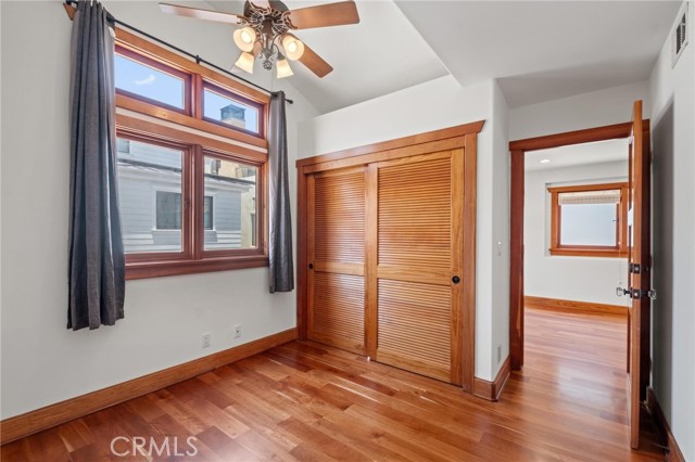401 8th Street, Manhattan Beach CA: https://media.crmls.org/medias/2e8008a7-ec72-4955-be77-7f883f32ce89.jpg