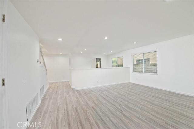 20227 Elkwood Street, Winnetka CA: https://media.crmls.org/medias/2e804246-4832-4f98-9103-c275d21afca4.jpg