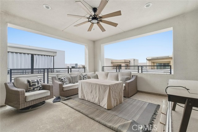 Detail Gallery Image 34 of 40 For 155 Spectacle, Irvine,  CA 92618 - 4 Beds | 3 Baths