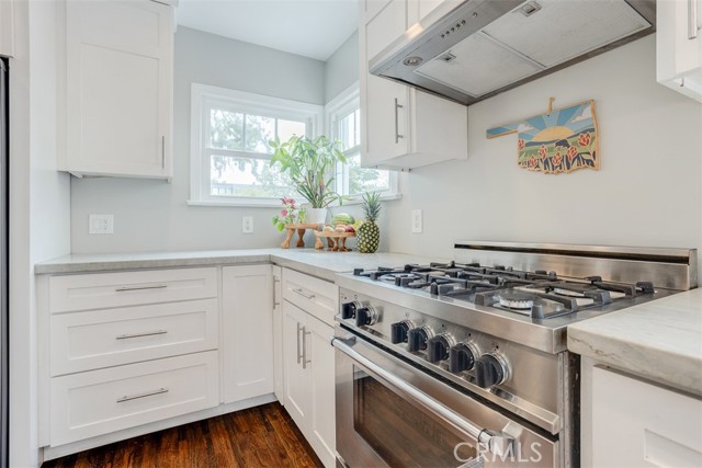 516 S Sparks S Street, Burbank CA: https://media.crmls.org/medias/2e80fc9e-ffe1-4e8c-b704-ec76ac43e2bb.jpg