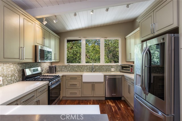 Detail Gallery Image 14 of 60 For 11922 Sunshine Ter, Studio City,  CA 91604 - 3 Beds | 2 Baths