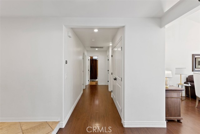 24911 Via Santa Cruz, Mission Viejo CA: https://media.crmls.org/medias/2e81b8d5-2d71-47e6-a6e1-579d764b3f56.jpg